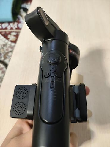 Другие аксессуары для фото/видео: Трёхосевой стабилизатор для смартфона с собственной экшн‑камерой в — 11