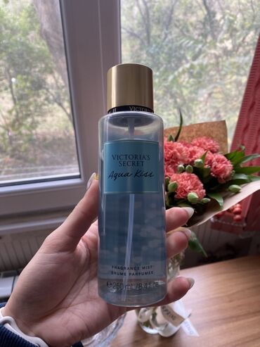 туалетная, парфюмированная вода: Victoria’s Secret original body mist (bədən spreyi). Qalan ölçü