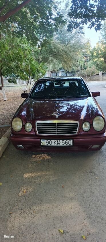 Mercedes-Benz: Mercedes-Benz E 230: 2.3 l | 1997 il Sedan