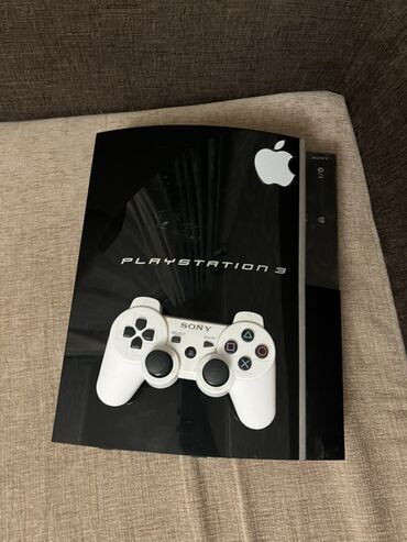 купить playstation 3: Игровая консоль Sony PlayStation 3 в черном цвете с глянцевой