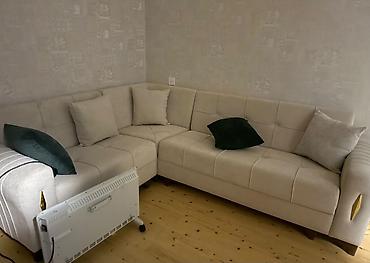 Divan satılır 500₼. açılır bazası var.Ünvan Binəqədi. 7434. Fatimə99