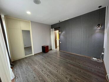 Ofislər: Xətai metrosunun arxasında, metroya piyada 7-8 dəqiqəlik məsafədə, 16 — 14