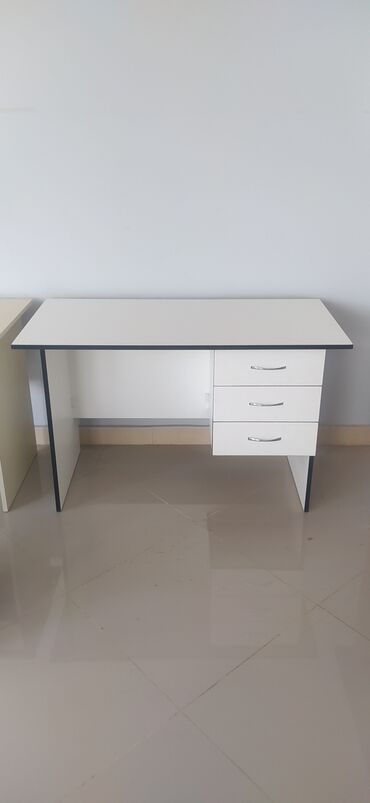 шпон для мебели: Новый, Для сотрудника, Угловой стол