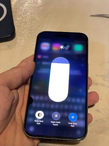 iphone 13 dubayski: IPhone 15 Pro, 128 GB, Gümüşü, Simsiz şarj — 9