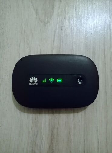 роутер с сим картой: Карманный WiFi, работает со всеми операторами. Модель Huawei e5200w