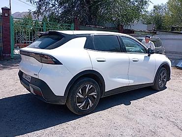 byd e6: Электромобиль CooS (кроссовер) - Кузов: 5‑дверный кроссовер, белый — 3
