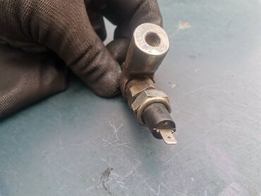 Auto delovi: Racva pritiska ulja Lada 21214i Niva. Polovno, ocuano. Skinuto sa — 9