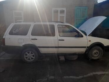 Volkswagen: Volkswagen Golf: 1994 г., 1.8 л, Механика, Бензин, Универсал