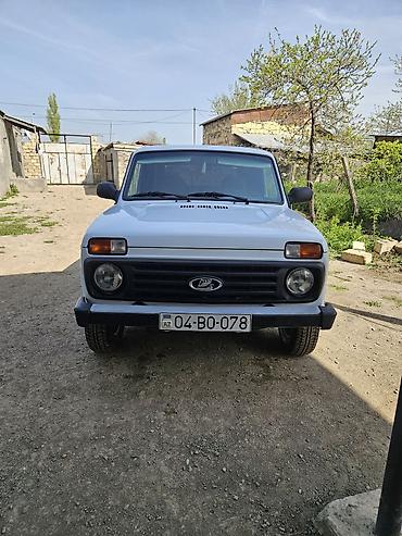 niva difiri: VAZ (LADA) 4x4 Niva: 1.7 l | Ofrouder/SUV — 1