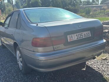 Honda: Honda Accord: 1994 г., 2 л, Механика, Бензин, Седан