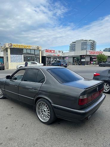 byd song plus: BMW 5 series: 2 l | 1990 il Sedan — 3