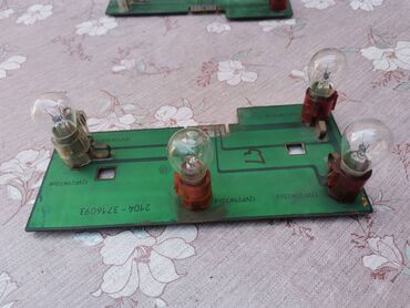 Auto delovi: Štampane ploce Lada 2104 Karavan Leva, Desna sa sijalicama br.3 — 6