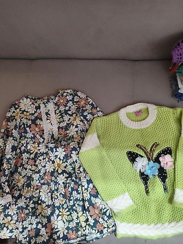 1) платье 5-6 лет 200 сом . кофта вязаная 4-5 лет 200 сом одета один