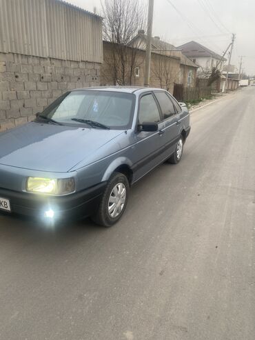 Volkswagen: Volkswagen Passat: 1991 г., 1.8 л, Механика, Газ, Седан