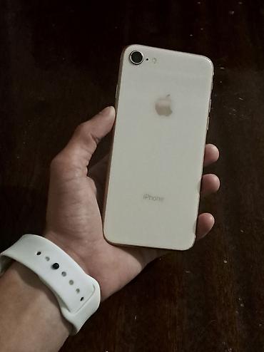 IPhone 8, 64 GB, Matte Gold, Barmaq izi