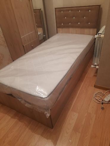 Masa və oturacaq dəstləri: Qonaq otağı üçün, Yeni, Açılmayan, Dördbucaq masa, 4 stul — 10