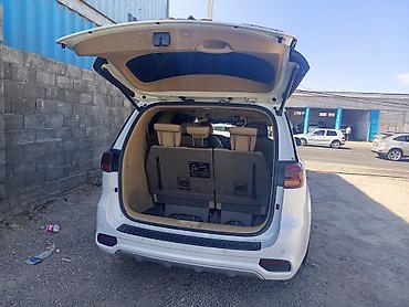 машина аварийный: Kia Carnival: 2018 г., 2.2 л, Автомат, Дизель, Минивэн — 4