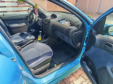 putnički kombi 8 1: Peugeot 206, plava boja, 5 vrata, benzinac. Kompaktan gradski — 5