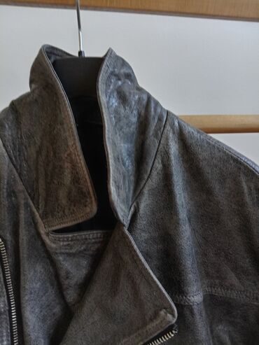 pull and bear kozne jakne: Nova kožna jakna ZARA vel. L, ima etiketu. Koža sa zanimljivom obradom