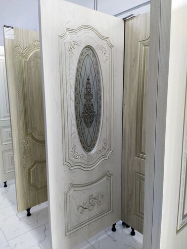 corella fasad boyalari: Klassik üslubda interyer qapıları - Material: MDF/laminat əsaslı