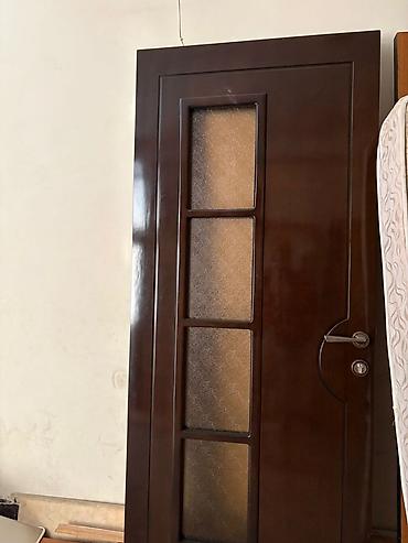 qapi ucun setkalar: - Material: Ağac əsaslı massiv/qalın MDF qapı yarpağı, tünd qəhvəyi — 1