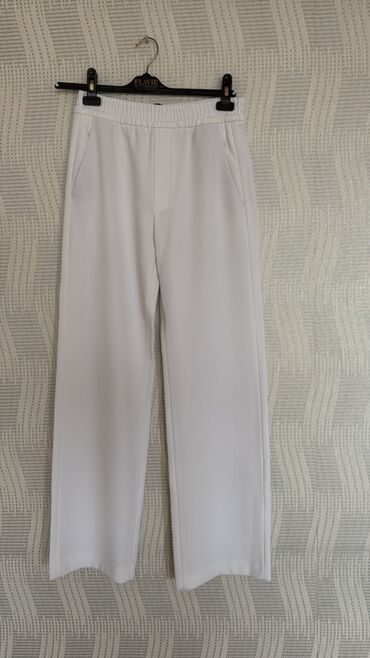 Digər qadın geyimləri: Qadın geyimləri paketi - Boz ətək: Dizüstü uzunluq, ön hissədə — 3