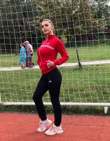 Gornji i donji deo: M - 2XL
3000
Album trenerke 1 — 7