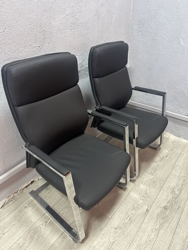 кресло парихмахерская: Продаются кресла. Кожзам, металл