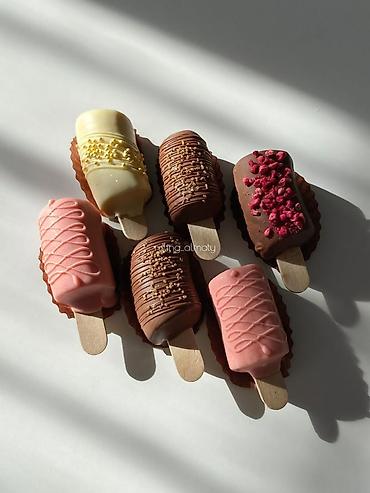 Кондитерские изделия, сладости: Клубника в шоколаде — наборы в подарочных коробках. - Свежая крупная — 8