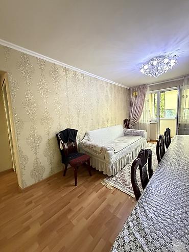 дом в центре города: 3 комнаты, 58 м², 104 серия, 2 этаж, Косметический ремонт — 1