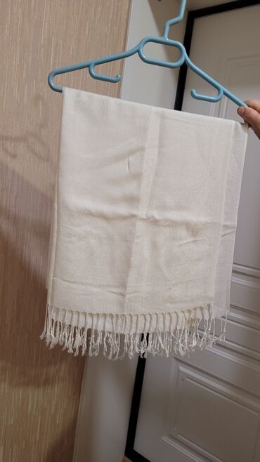 Baş geyimləri: Şarf 5 man
təzədi
şəkli sola cevirin — 12