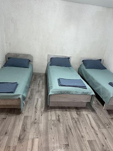 Продажа коттеджей и домов: ТЕЗ АРАДА ЧОН САРЫ ОЙДОН УЙ-КОТТЕДЖ САТЫЛАТ.СУУ,СВЕТ,КЫЗЫЛ КИТЕП БАР.5 — 8