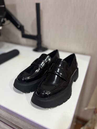 обувь пума: Лоферы Zara (новые) 
Размер: 40