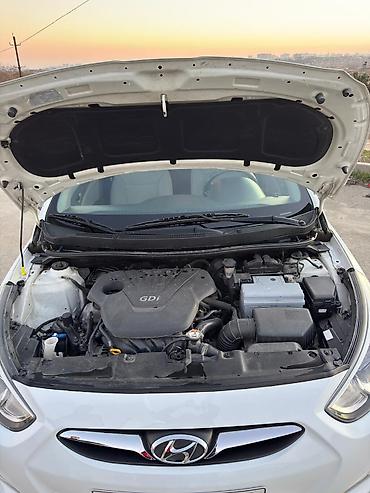 hunday accent 2012: Hyundai Accent: 1.6 l | 2015 il Sedan — 5