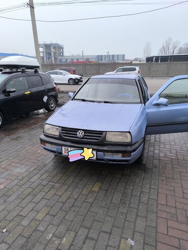 фолстваген венто: Volkswagen Vento: 1994 г., 2 л, Механика, Бензин, Седан