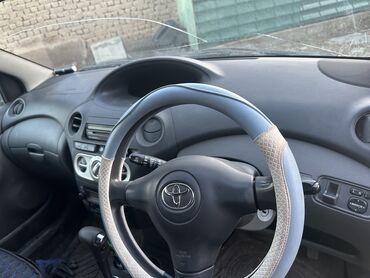 toyota corolla гибрид: Toyota Vitz: 2003 г., 1.3 л, Вариатор, Бензин