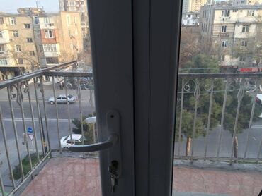 Uzunmüddətli kirayə mənzillər: Nərimanov metrosu yaxınlığında, 3 otaq,hər bir şərait olna.ev kirayə — 4