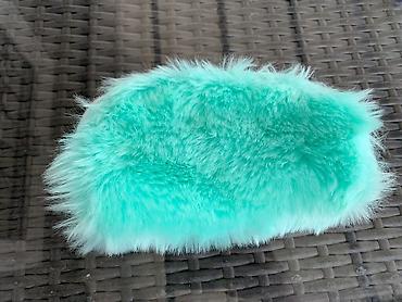Turkuaz rəngli tüklü kosmetik/aksesuar çantası lalafo.az -da Turkuaz rəngli tüklü kosmetik/aksesuar çantası