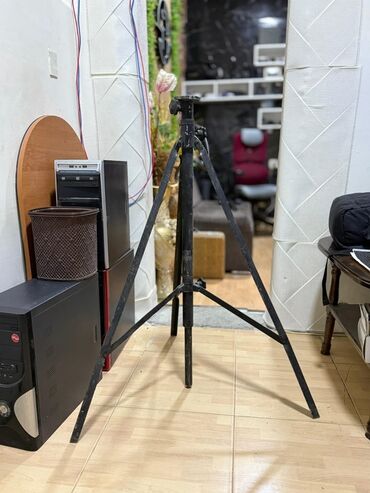 подставка под ресивер: Möhkəm metal tripod/stant. Foto/video cihazları, proyektor