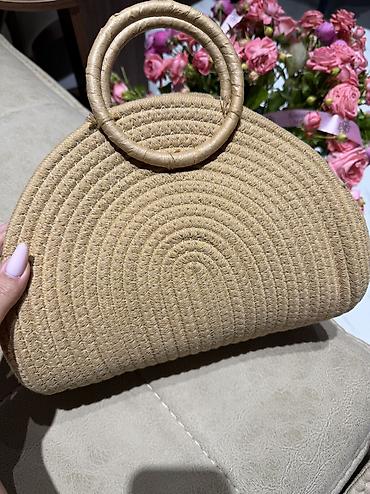 Digər: Yaşıl mini çanta💚 Charles&Keith markasına aiddir içində kartlığıda — 8