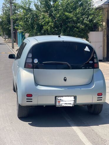 машина алмашам: Toyota WiLL: 2003 г., 1.3 л, Автоматтык, Бензин, Хетчбек