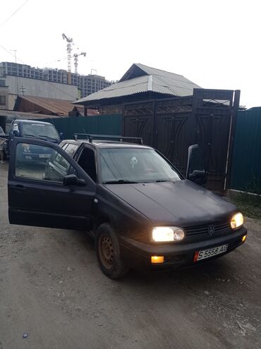 Volkswagen: Volkswagen Golf: 1993 г., 1.6 л, Механика, Бензин, Седан