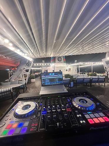 Kontrollerlər: Pioneer DJ DDJ‑SZ2 DJ kontroleri satılır. Əsas xüsusiyyətlər: - 4 — 6