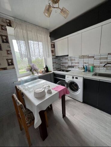 продажа домов в городе каракол обмен на квартиру: 3 бөлмө, 70 кв. м, 104-серия, 3 кабат, Косметикалык ремонт