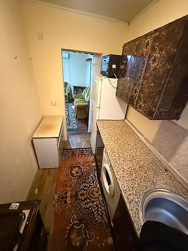 kiraye ev ecemide: 2 otaqlı həyət evi – tam mebellə - Geniş və işıqlı zal: divan, 2 — 7