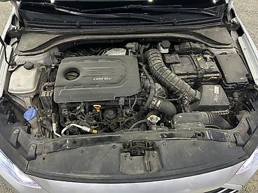 Hyundai: Hyundai Elantra: 1.6 л | Седан — 10