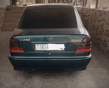 mercedes benz 1992 e200: Mercedes-Benz 240: 2.4 l | 1997 il Sedan