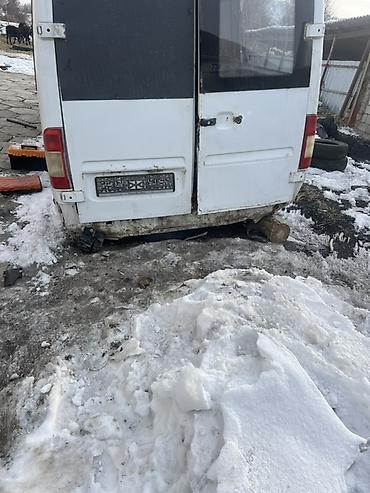 Другие детали кузова: Разбор на запчасти: грузопассажирский Mercedes-Benz Sprinter 313 2.2 — 7
