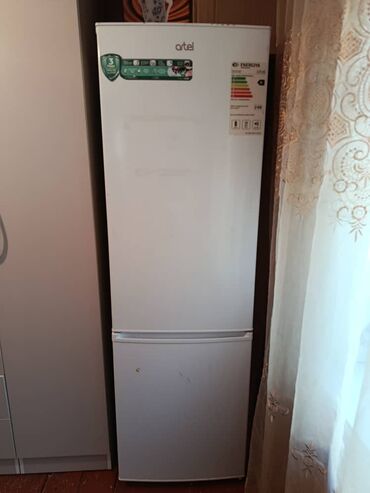чайник для кофе: Холодильник Artel, Б/у, Двухкамерный, 55 * 180 *