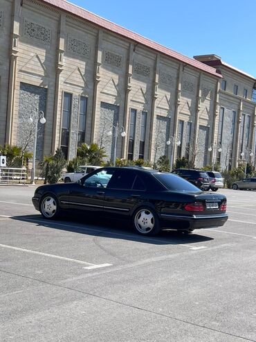 Mercedes-Benz: Mercedes-Benz E-class AMG: 3.2 l | 1999 il Sedan — 12